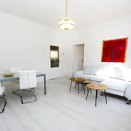 House With Garden Veronika * Piest'any