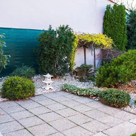 House With Garden Veronika *